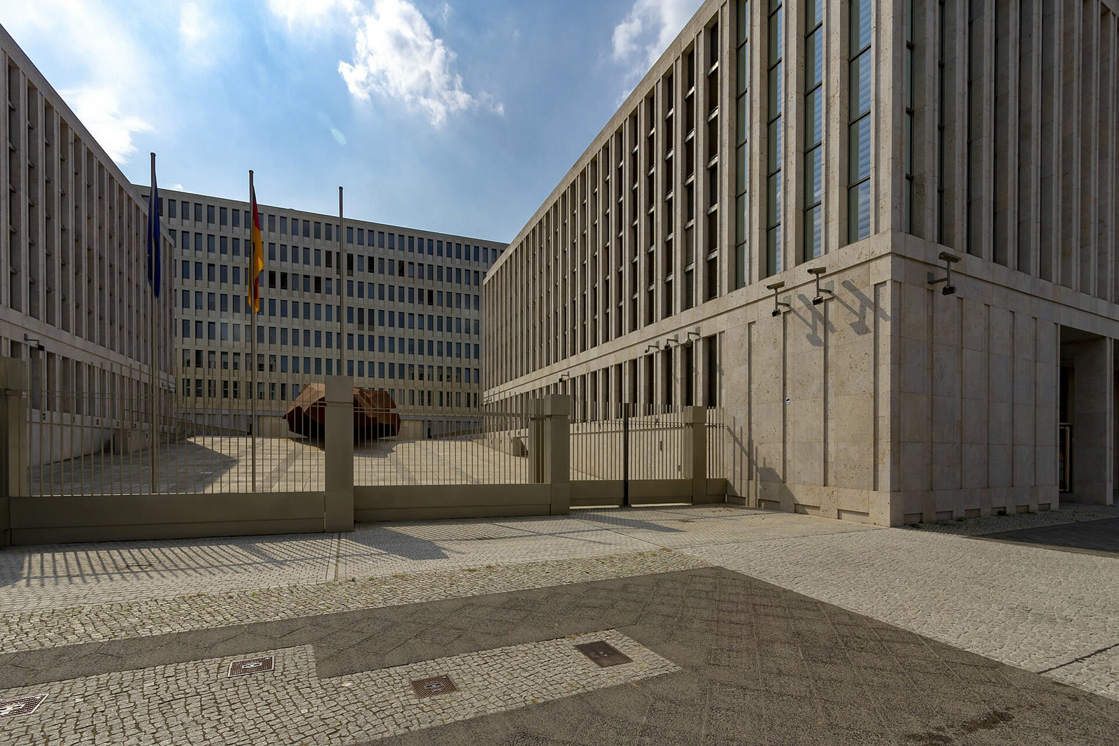 Alman dış istihbarat teşkilatı BND'nin Berlin'deki binası (arşiv)