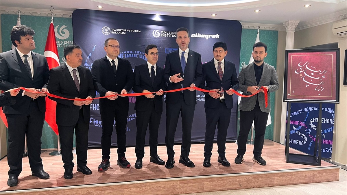 Hane sergisinin Moskova Yunus Emre Enstitüsü’ndeki açılışı