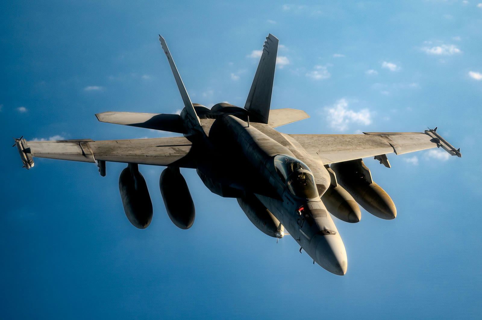 Истребитель F/A-18 ВМС США в зоне ответственности CENTCOM (архив)