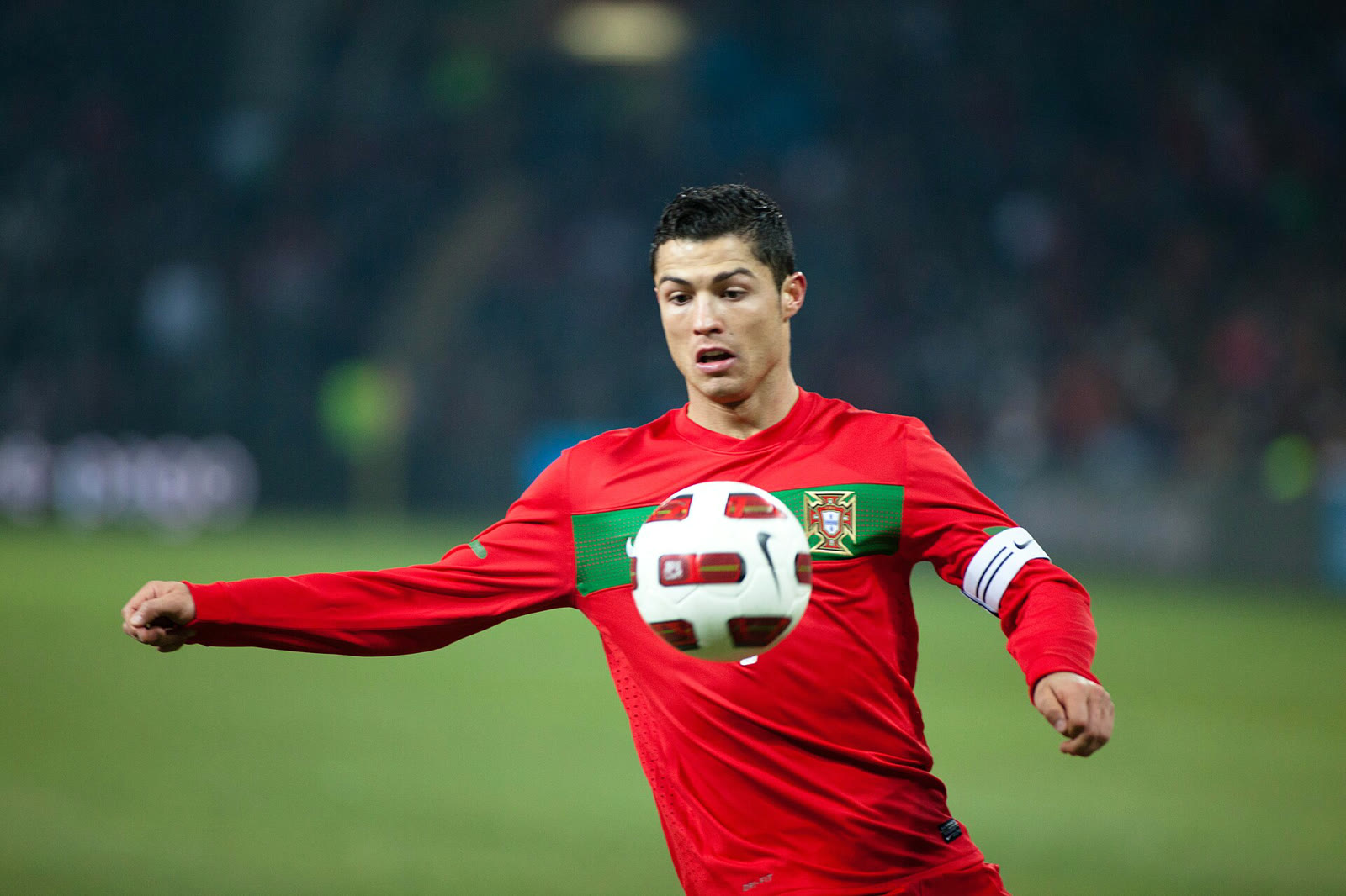 Cristiano Ronaldo, Portekiz Milli Takımı formasıyla (arşiv)