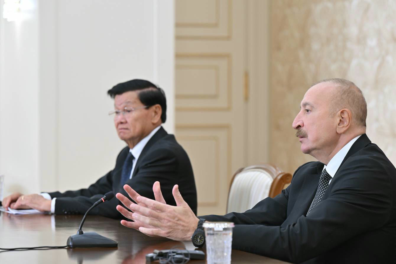 Aliyev ile Sisoulith, Bakü'deki görüşmede