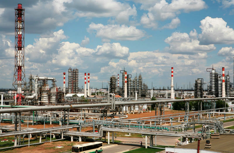 Volgograd oil refinery (archive)