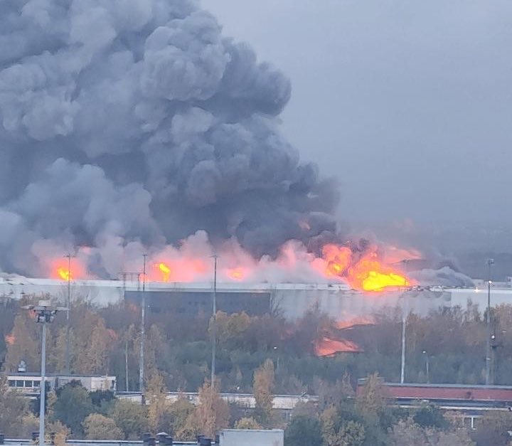 The Ozon logistics center burning in Kolpinsky district