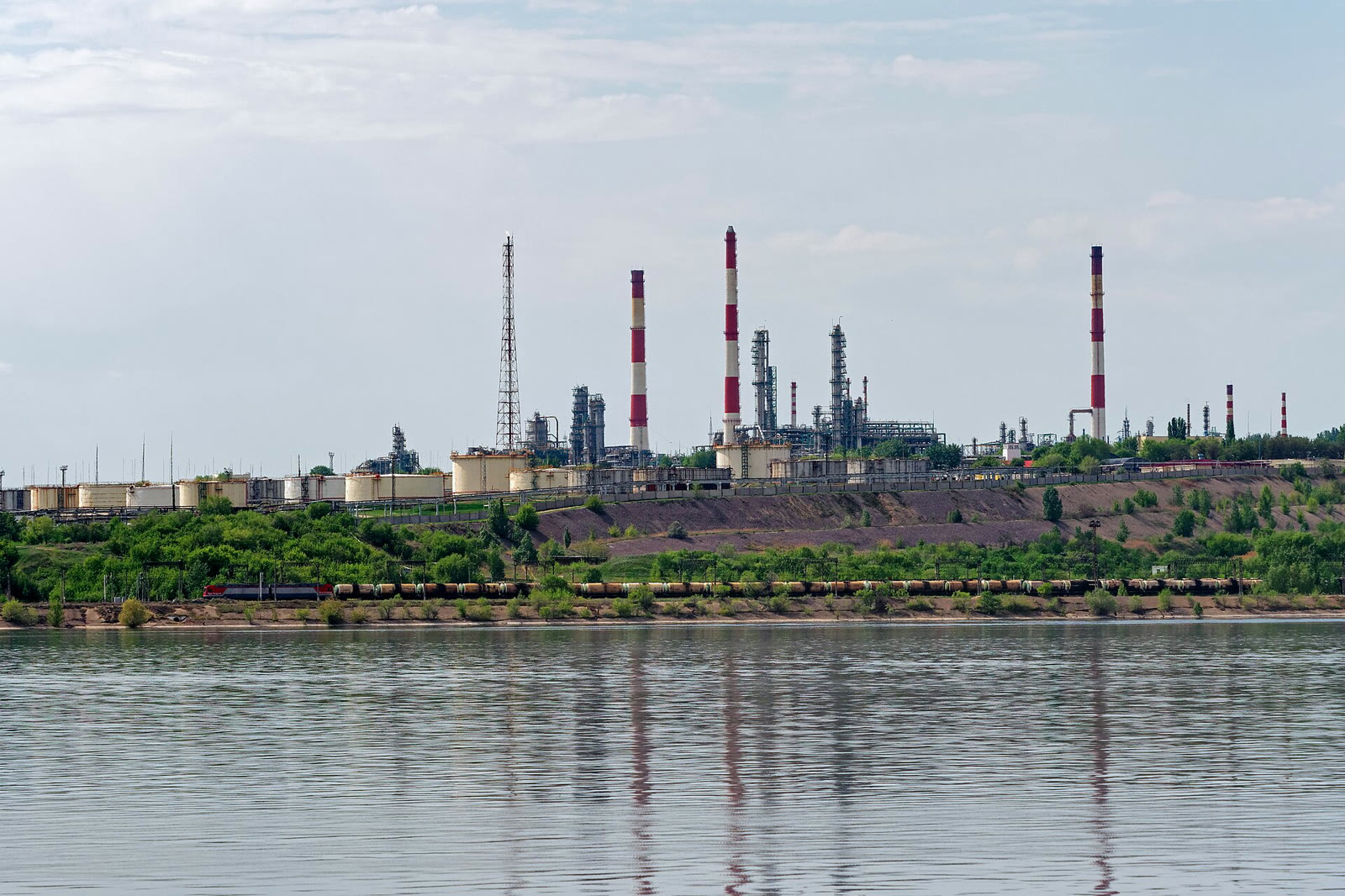 Oil refinery in Saratov (archive)
