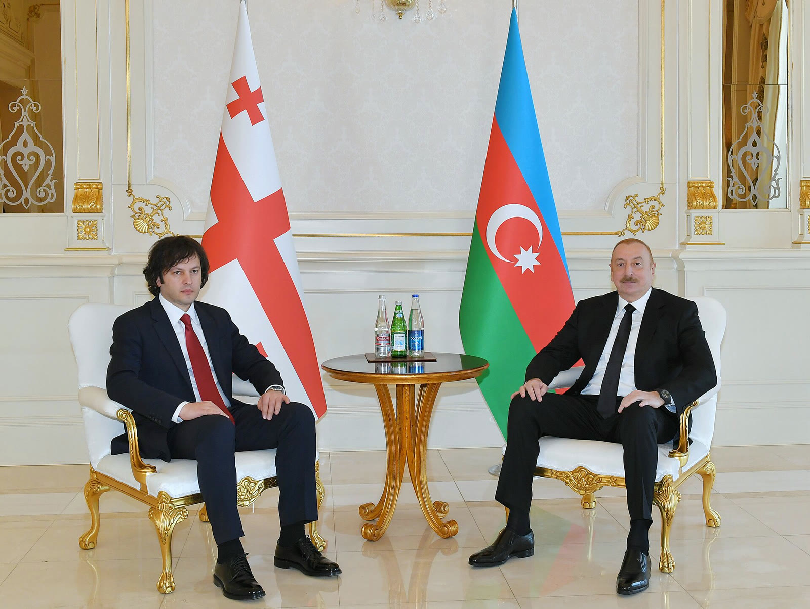 Azerbaycan Cumhurbaşkanı İlham Aliyev ve Gürcistan Başbakanı İrakli Kobahidze (2024)