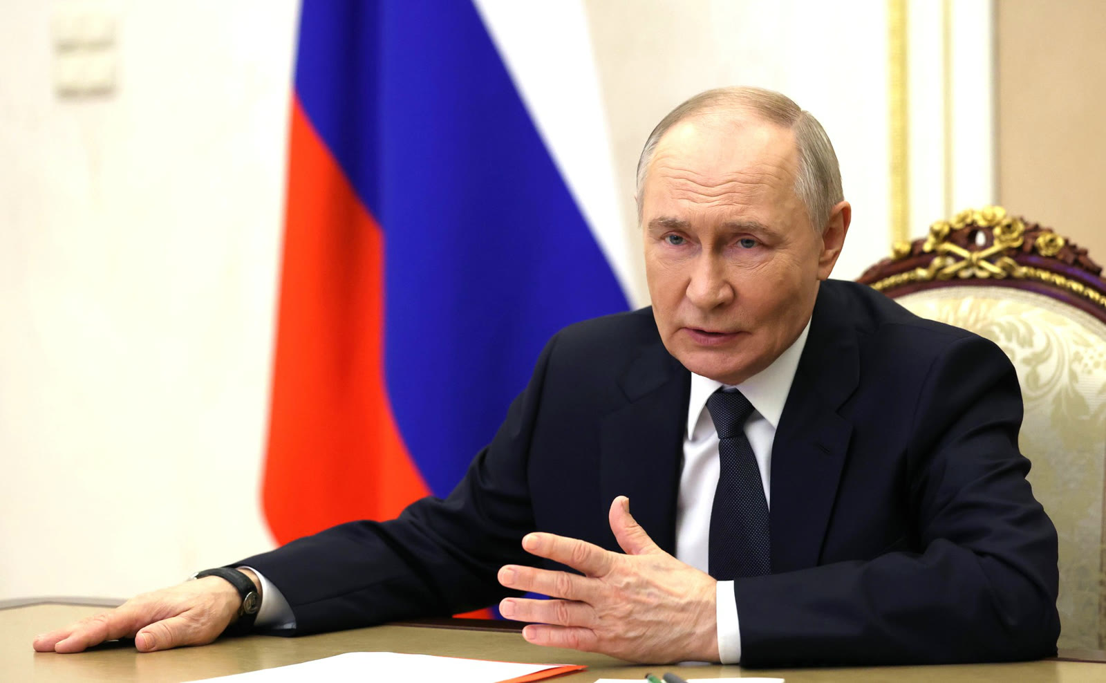 Rusya Devlet Başkanı Vladimir Putin bir güvenlik toplantısında (arşiv)