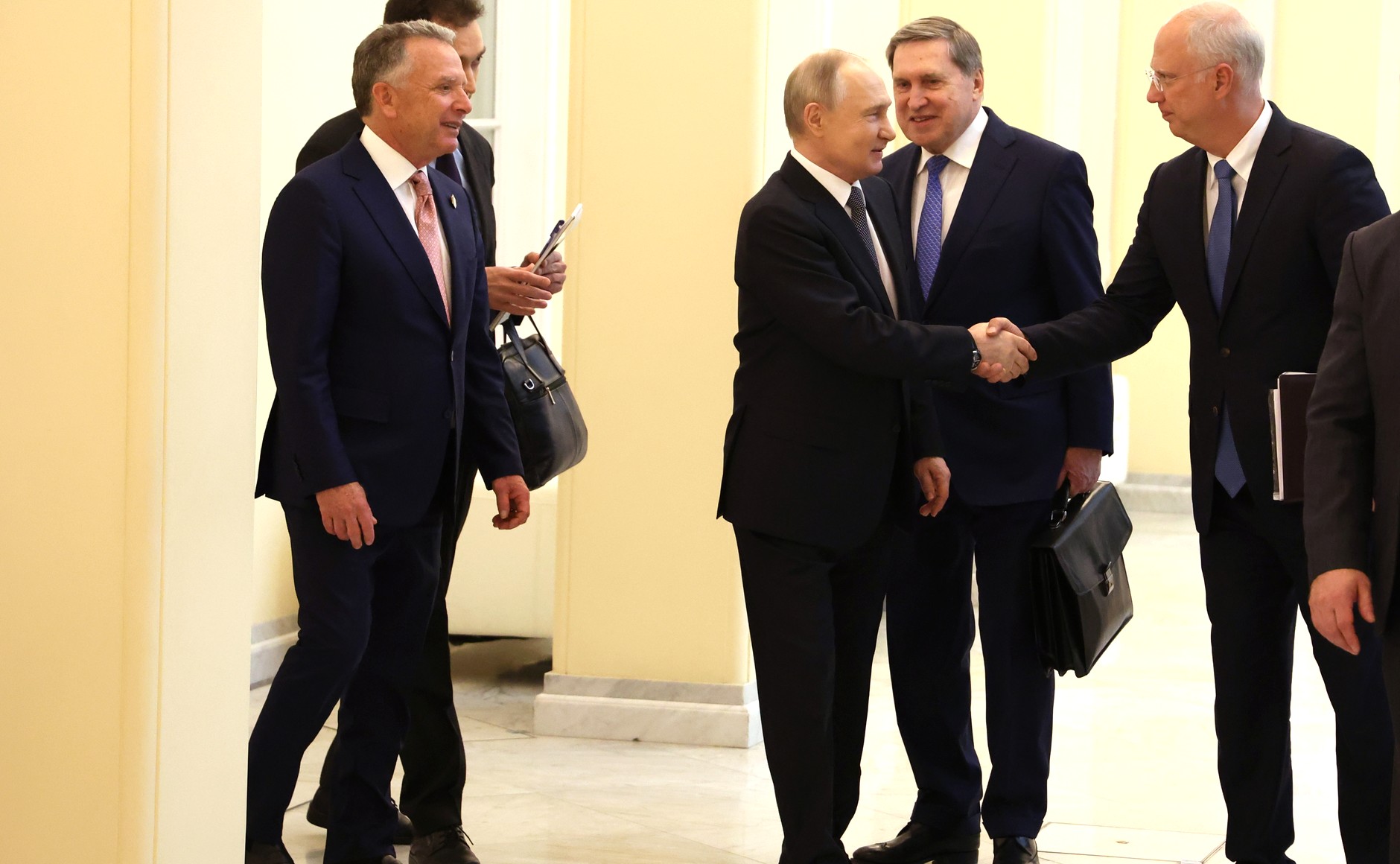 Putin ve Witkoff, St. Petersburg'daki önceki bir görüşmede (arşiv)
