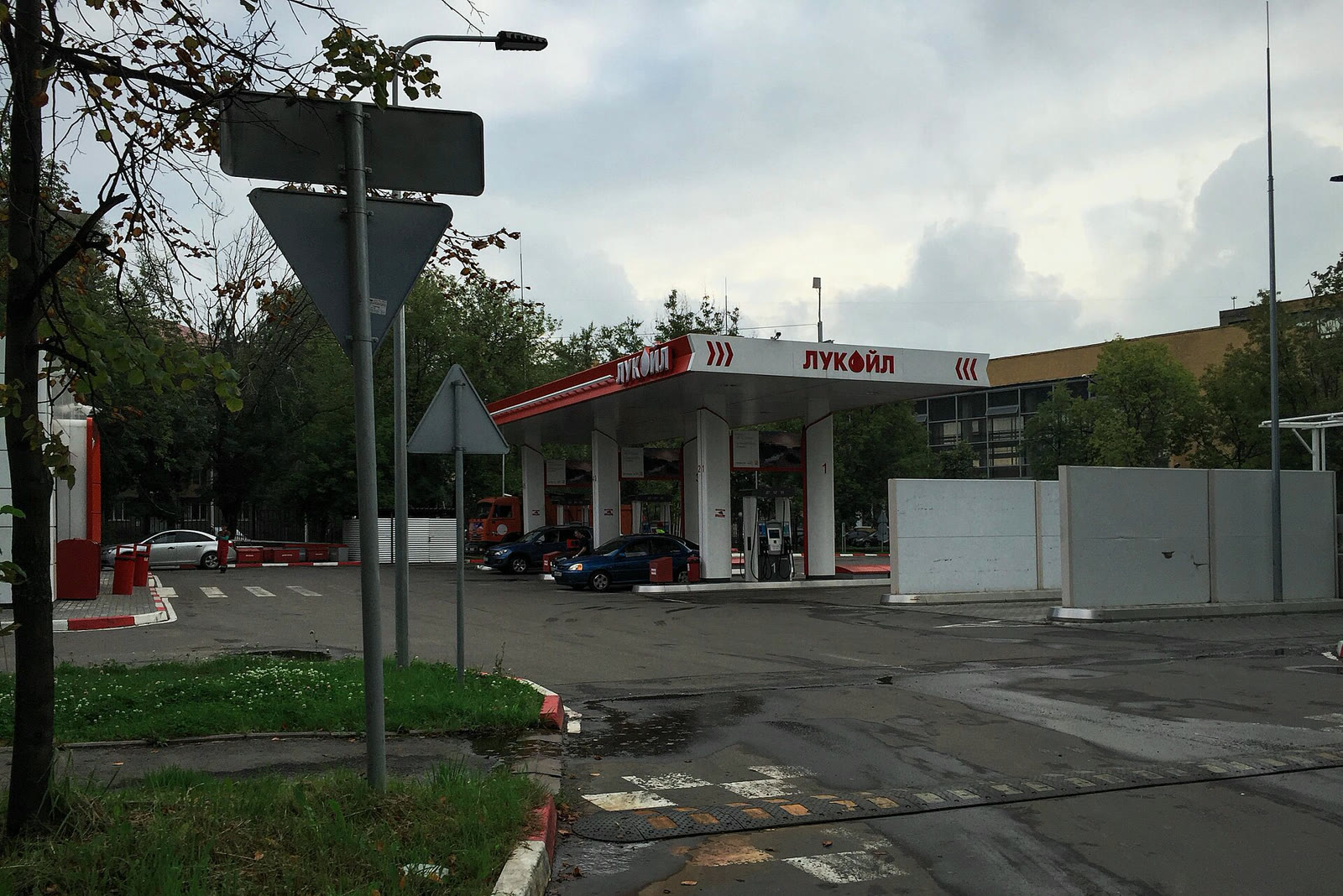 Moskova'da bir akaryakıt istasyonu (arşiv)