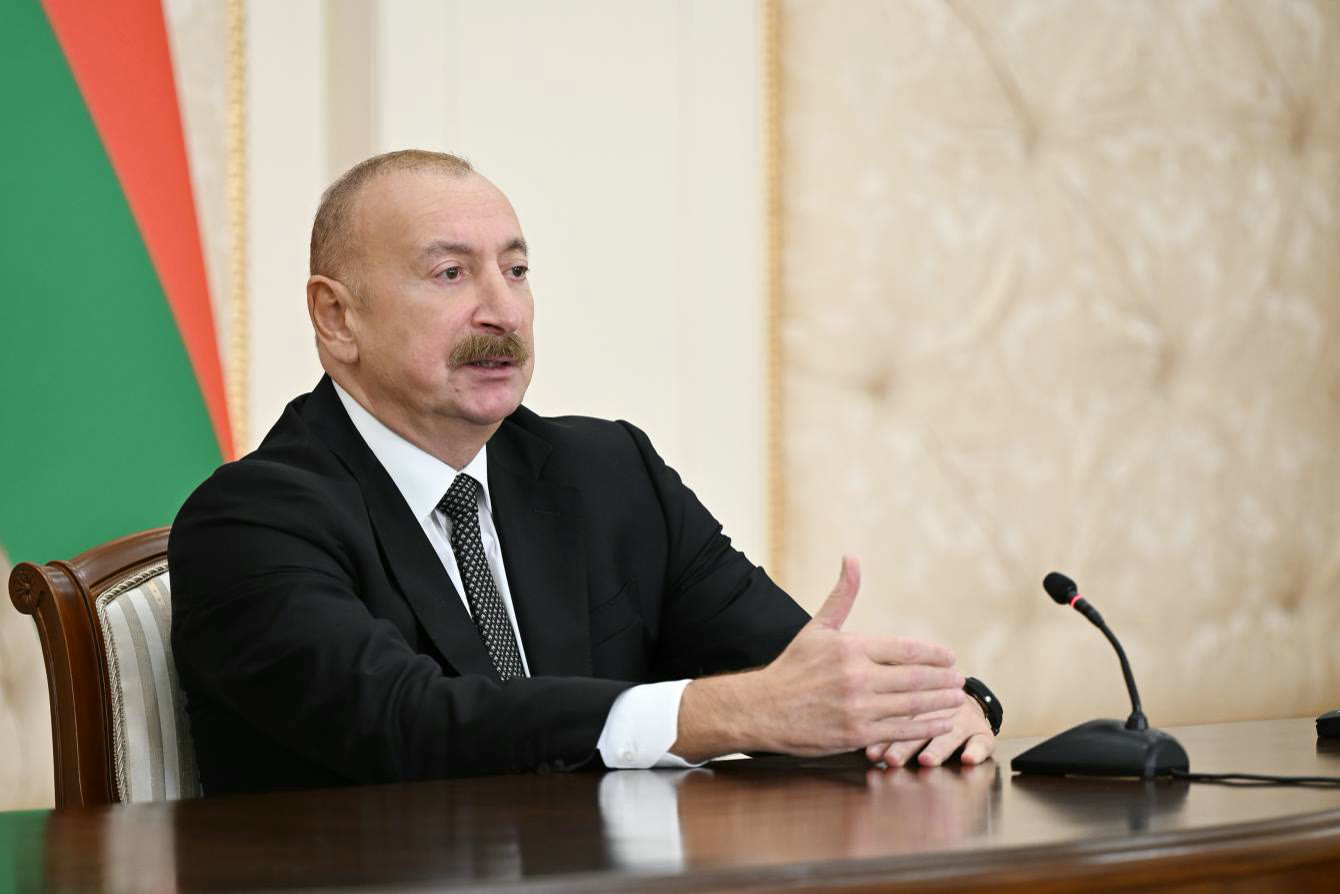Azerbaycan Cumhurbaşkanı İlham Aliyev basın açıklamasında