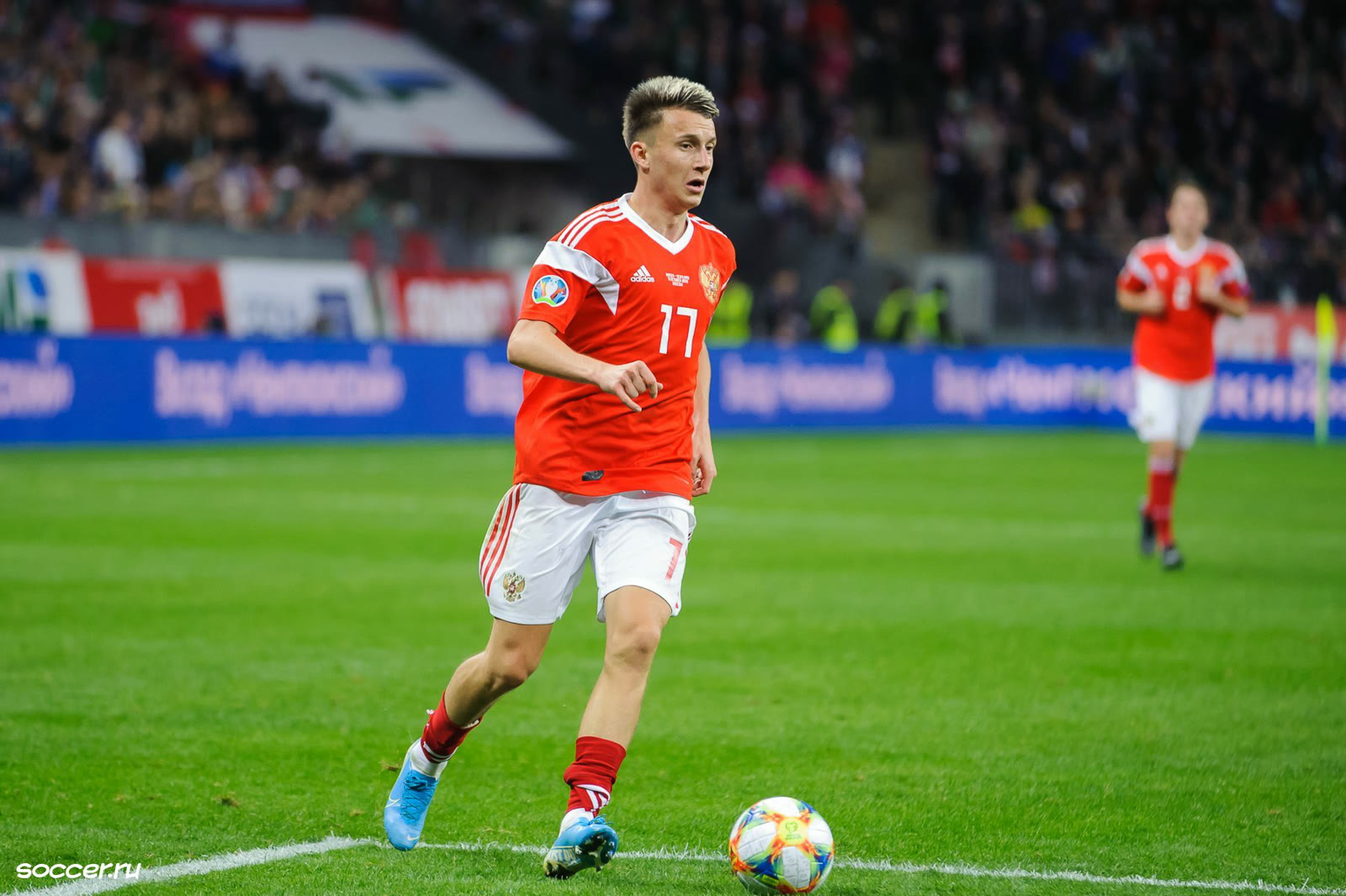 Aleksandr Golovin, Rusya Milli Takımı formasıyla (arşiv, 2019)
