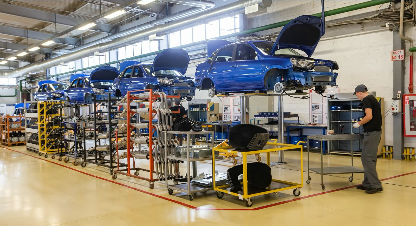 Производственная линия автомобилей Lada Granta (архив)