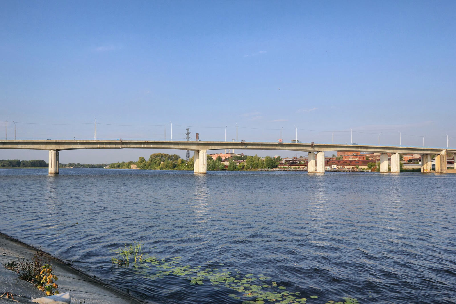 Bridge over the Volga River in Kostroma (archive)