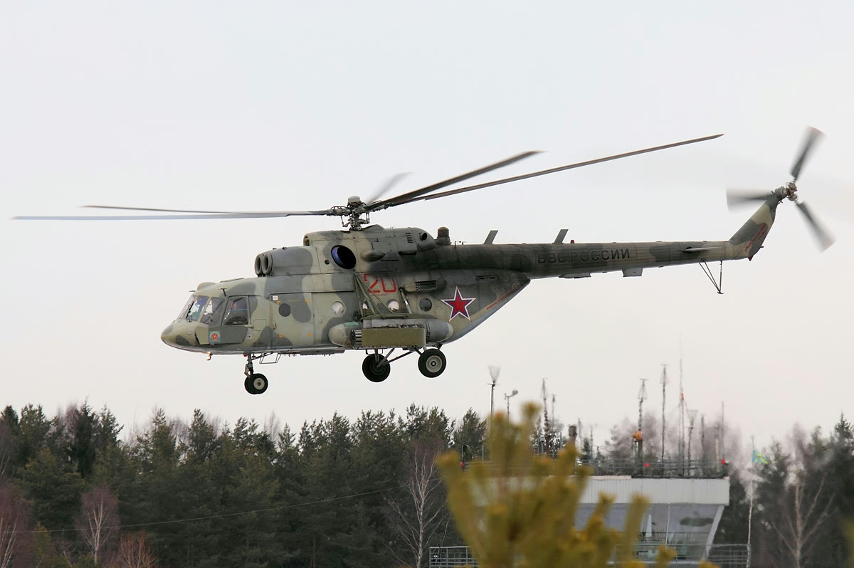 Rus Hava Kuvvetlerine ait bir Mi-8 helikopteri (arşiv)