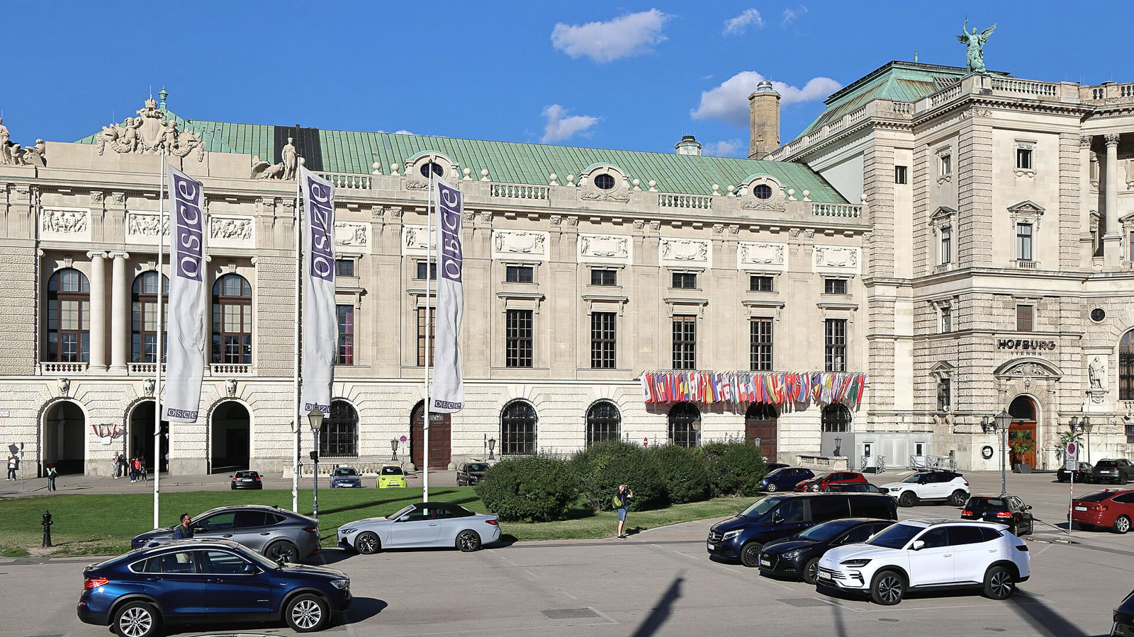 AGİT toplantılarına ev sahipliği yapan Viyana'daki Hofburg Kongre Merkezi