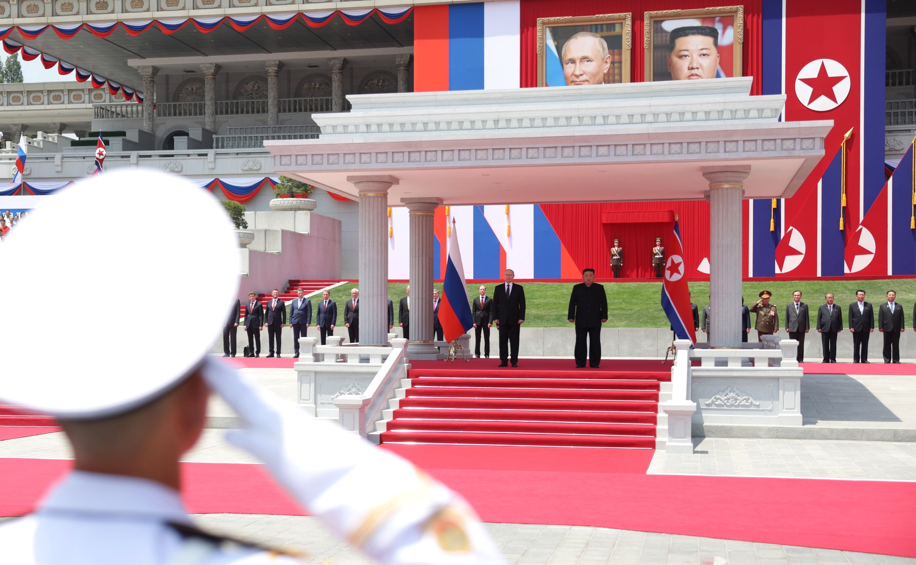 Pyongyang'daki karşılama töreninde Kuzey Kore askerleri (arşiv, 2024)
