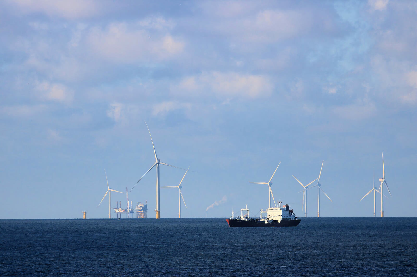 Нефтяной танкер в Северном море (архив)\