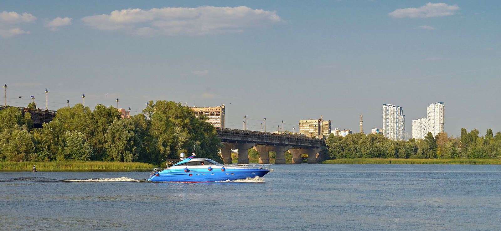 Kiev'de Dinyeper Nehri (arşiv)