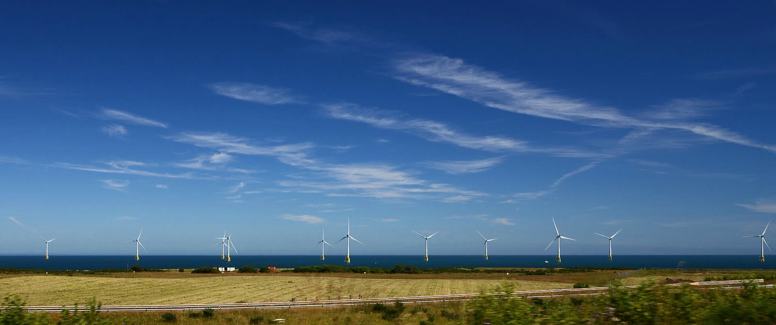 Wind power plant on the North Sea coast (archive)
