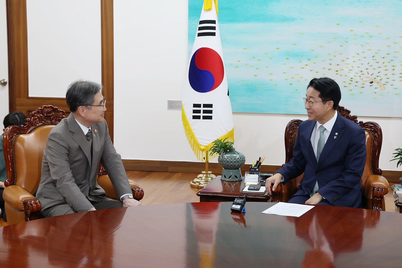 Cho Hyun at the South Korean National Assembly (archive)