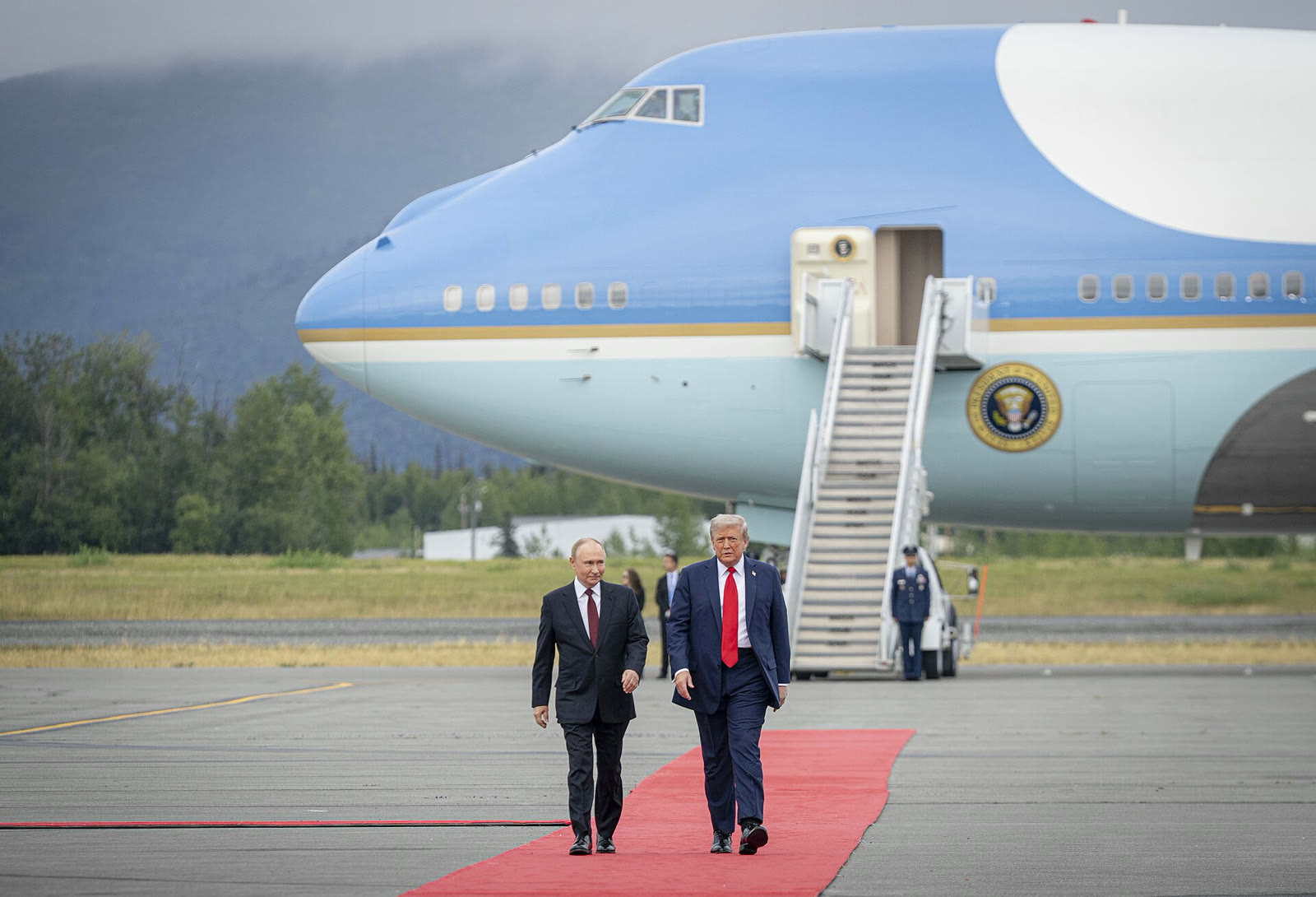 Путин и Трамп на Аляске (архив)