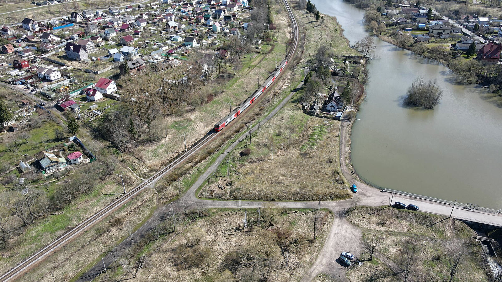 Пригородный поезд РЖД (архив)