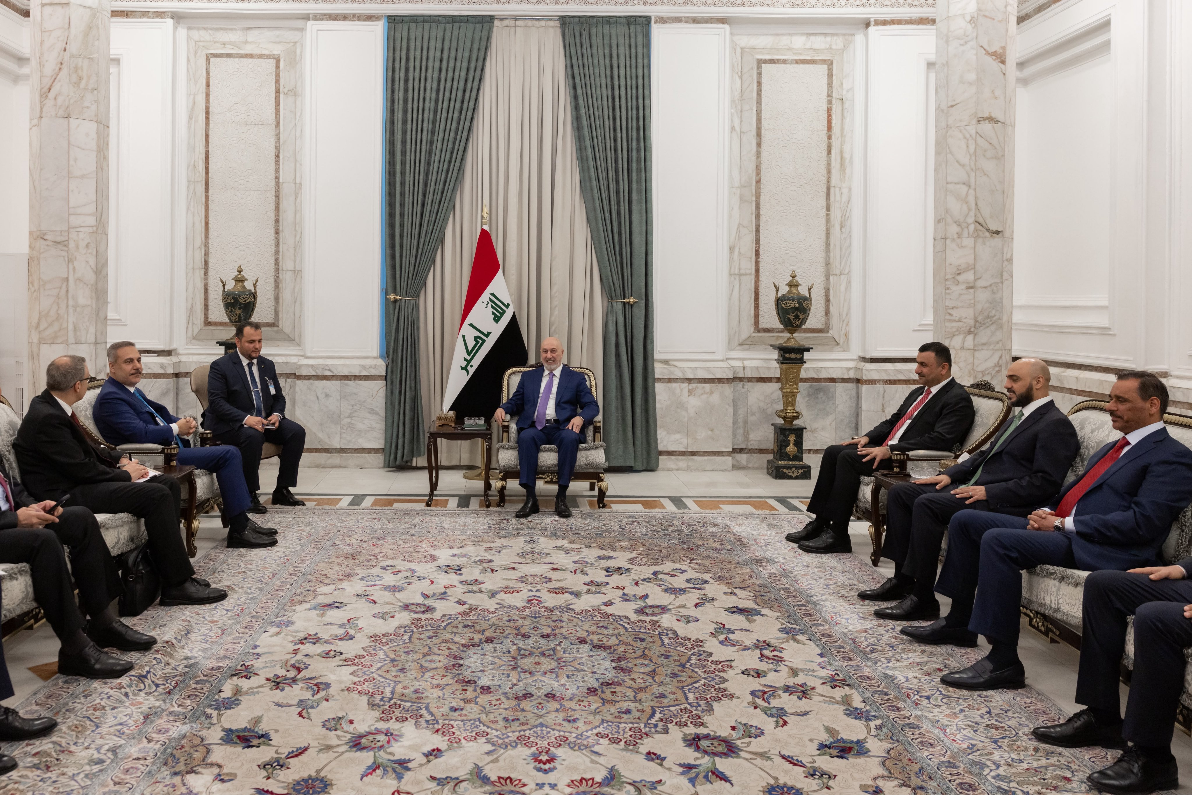 الرئيس العراقي نزار آميدي يستقبل هاكان فيدان في بغداد