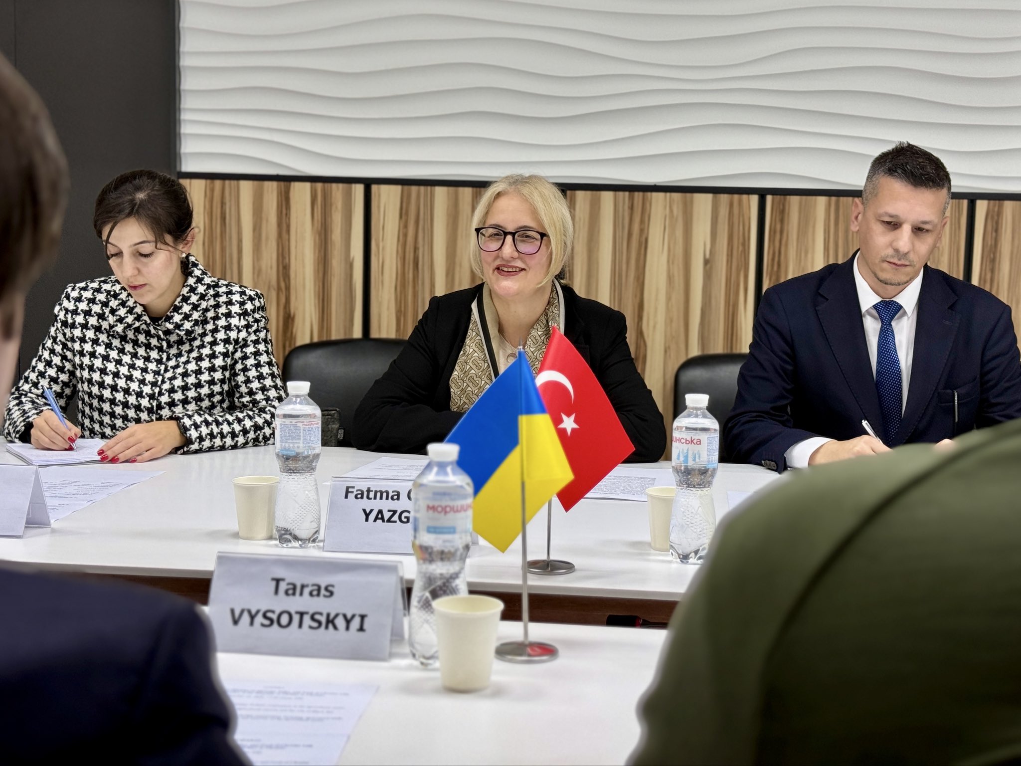 Посол Фатма Джерен Язган и делегация на встрече