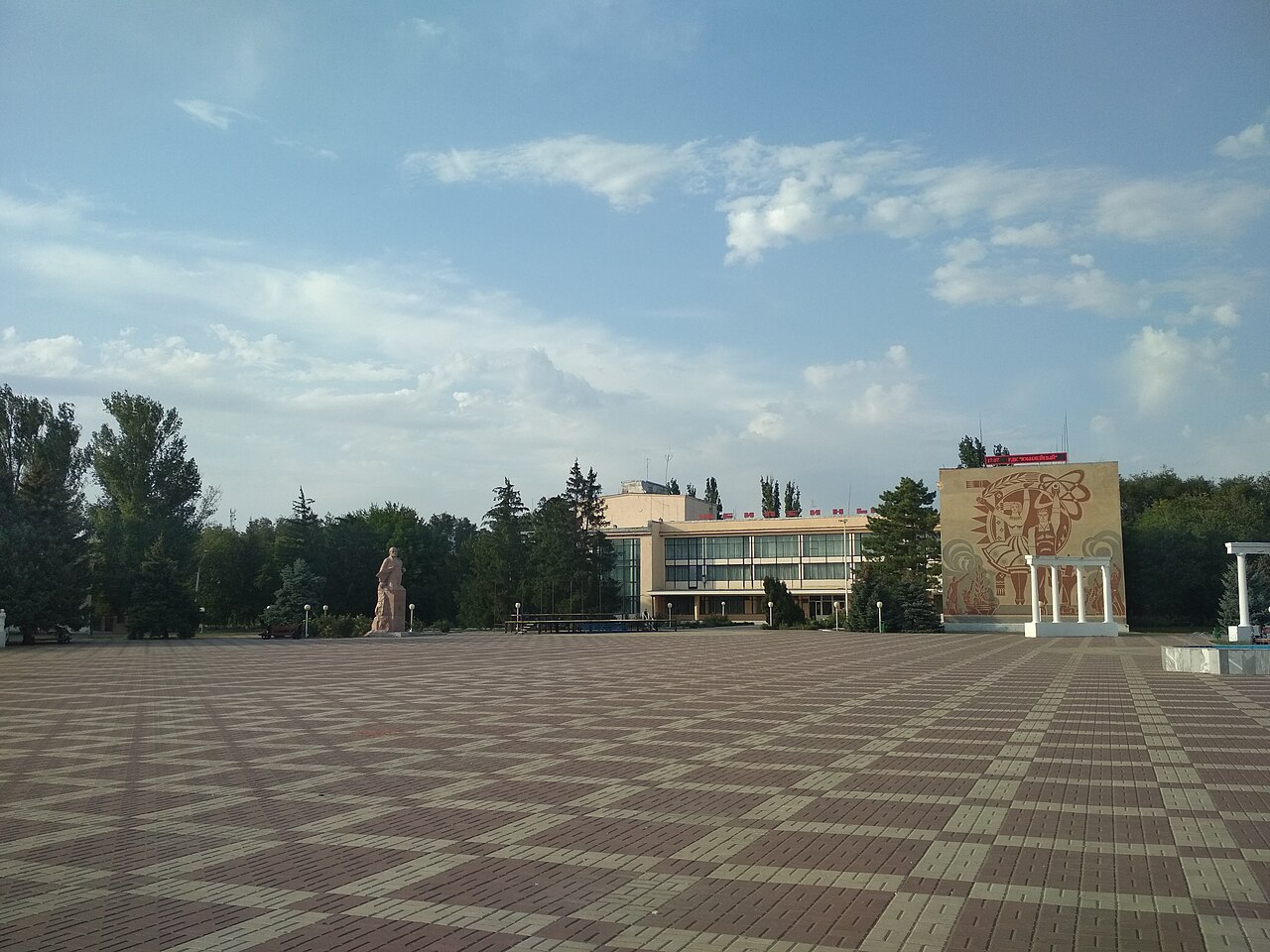 Центр Песчанокопского района, где произошло ДТП