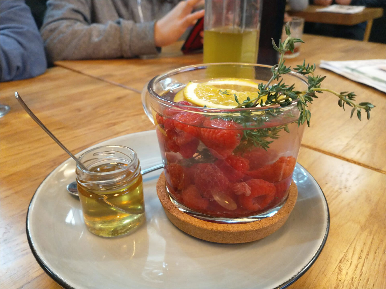 Ballı ahududu çayı