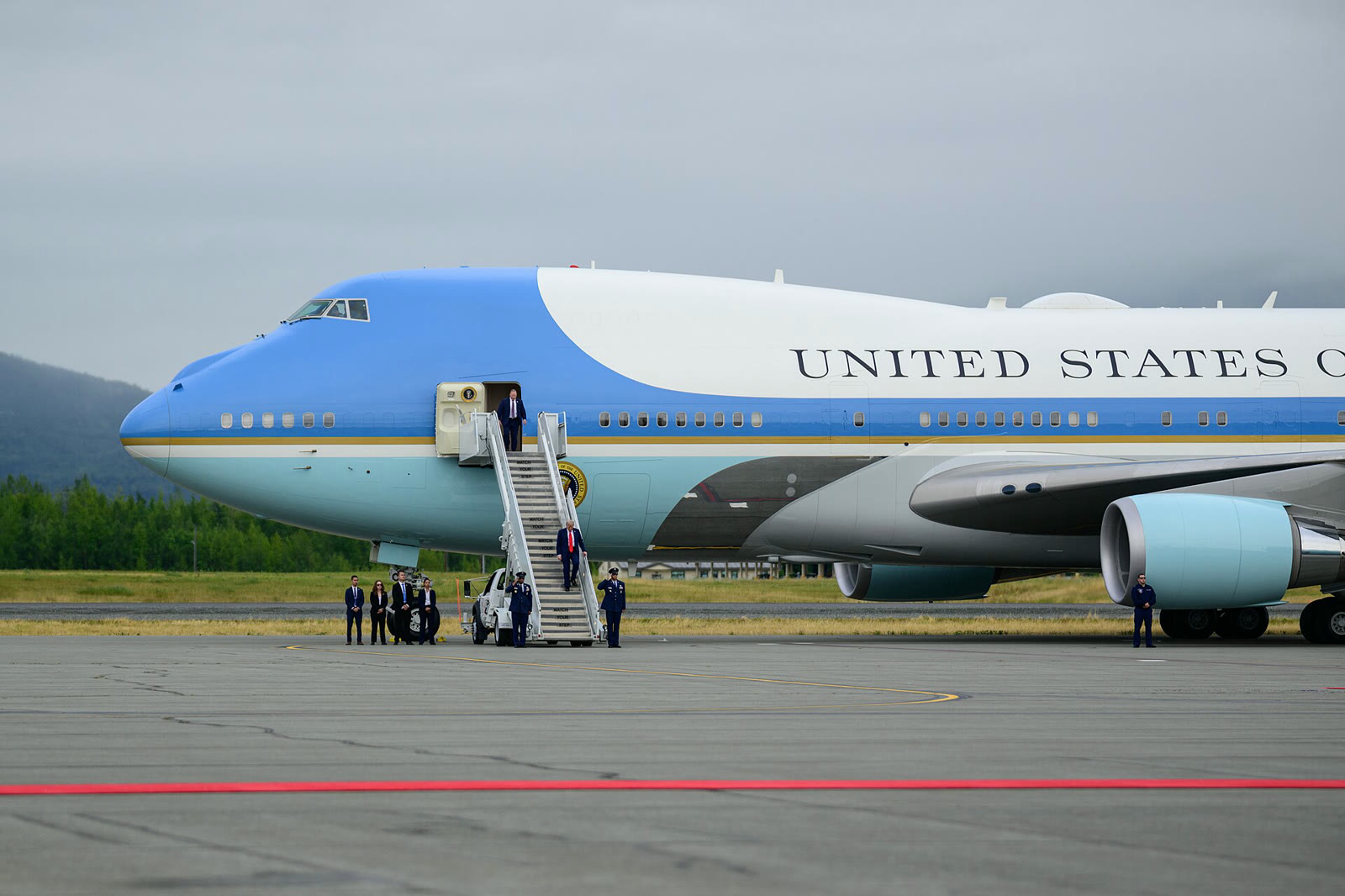 Air Force One during the Alaska summit (file photo)