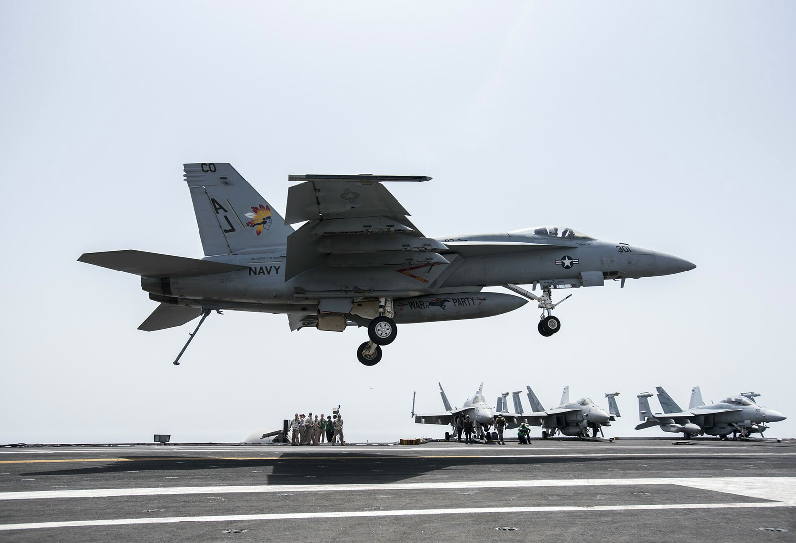 F/A-18E садится на авианосец «Джордж Буш» (архив)